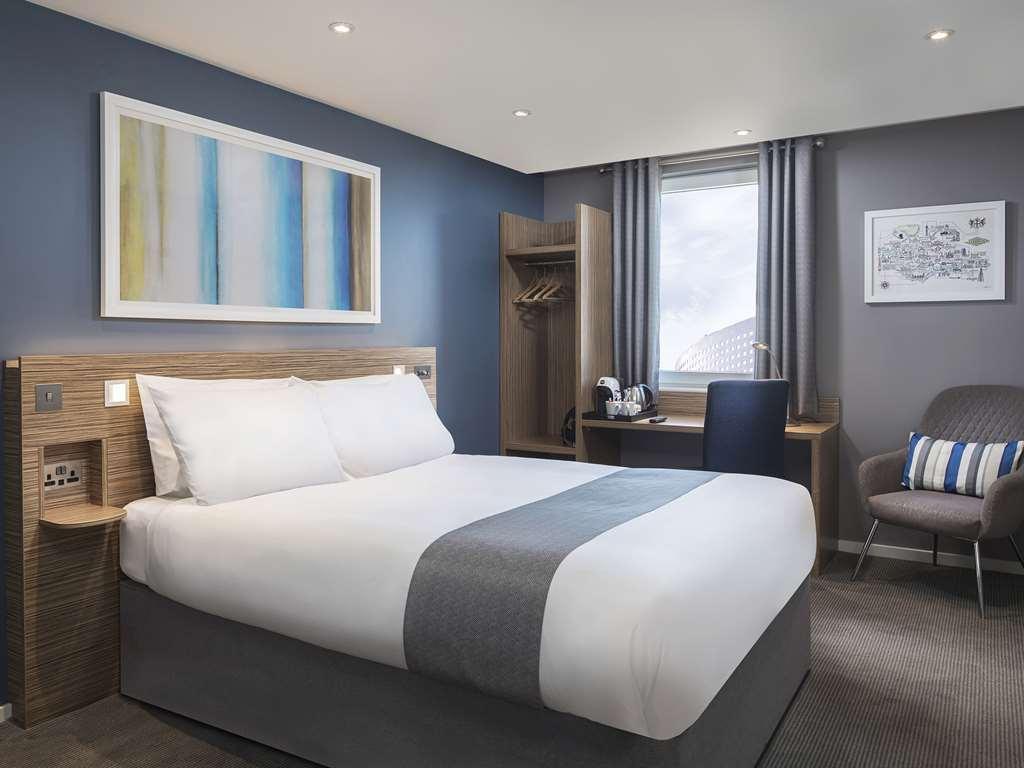 Travelodge Leeds Central Номер фото